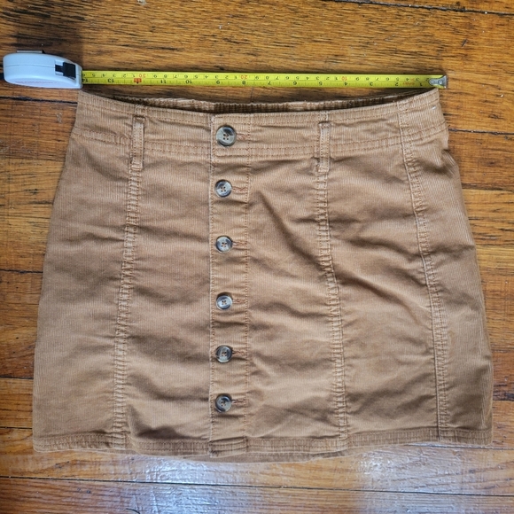 American Eagle Corduroy Button-Front Mini Skirt Sz 4 - Picture 3 of 7